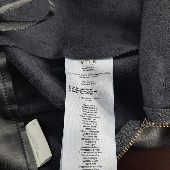 Black Vegan Leather Skirt Size XS - Picture 7 of 8